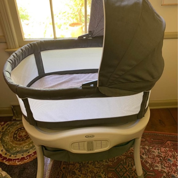 Graco  Sense2Snooze Bassinet with Canopy - Picture 1 of 6